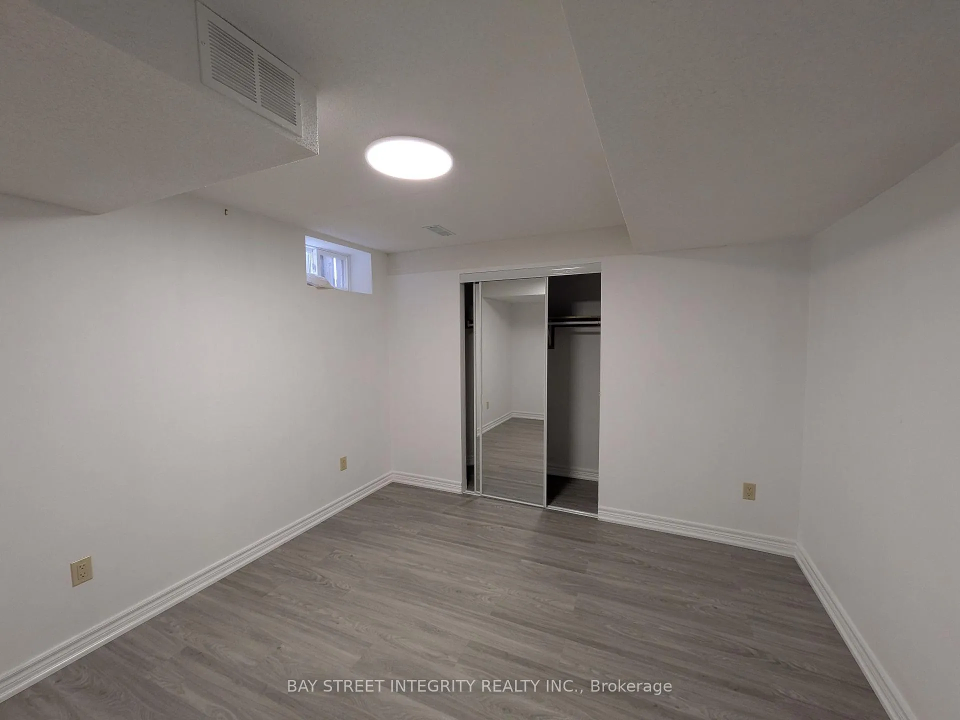 Photo 3 of Lower 37 Sandham Crescent, Markham, Middlefield — HOMEH