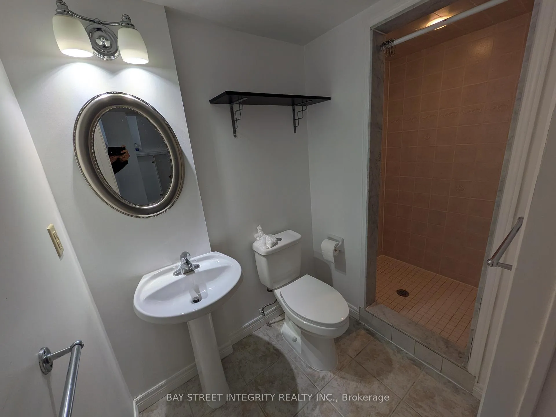 Photo 6 of Lower 37 Sandham Crescent, Markham, Middlefield — HOMEH