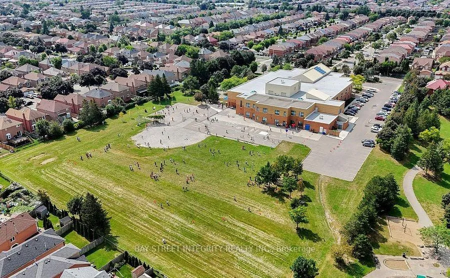 Photo 9 of Lower 37 Sandham Crescent, Markham, Middlefield — HOMEH