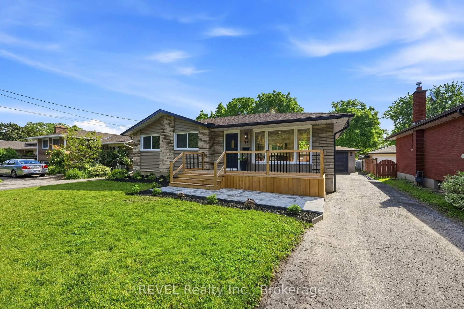 Photo 3 of 72 Prince Charles Drive, St. Catharines, Lakeport — HOMEH
