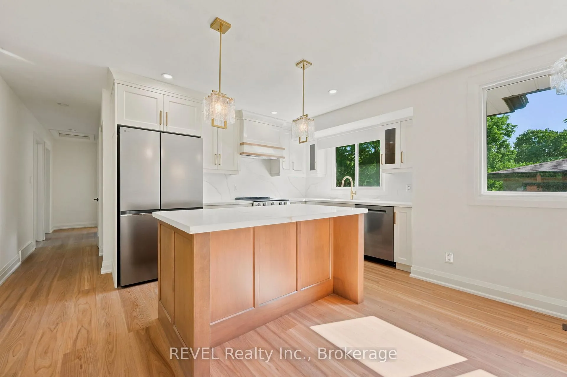 Photo 9 of 72 Prince Charles Drive, St. Catharines, Lakeport — HOMEH