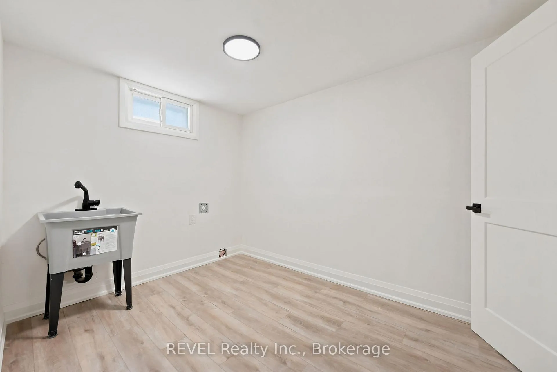 Photo 22 of 72 Prince Charles Drive, St. Catharines, Lakeport — HOMEH