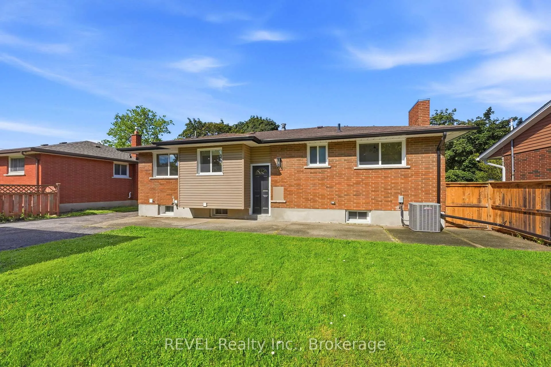 Photo 26 of 72 Prince Charles Drive, St. Catharines, Lakeport — HOMEH