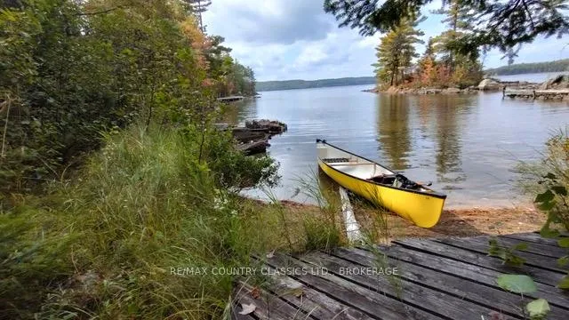 Photo of 860 Mazinaw Lake