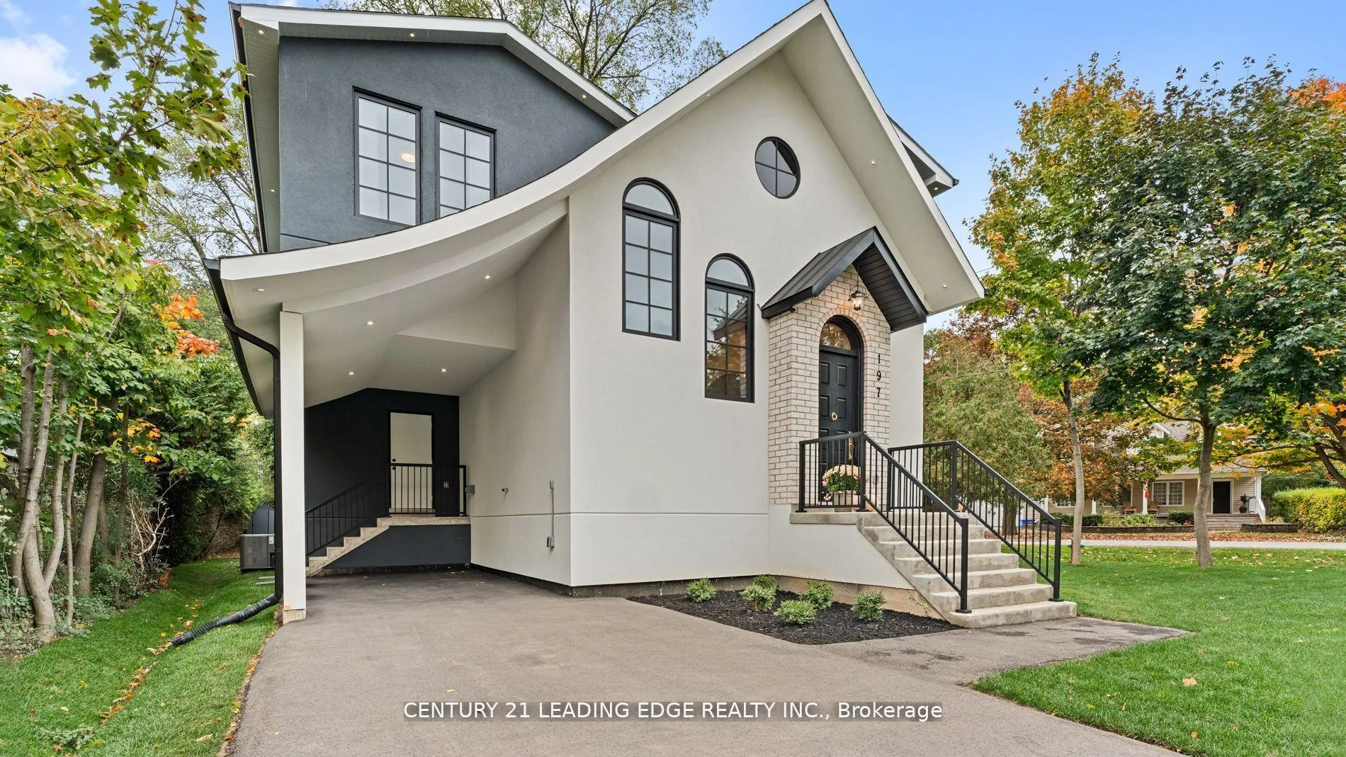Photo 2 of 197 Glen Oak Drive, Oakville, West — HOMEH