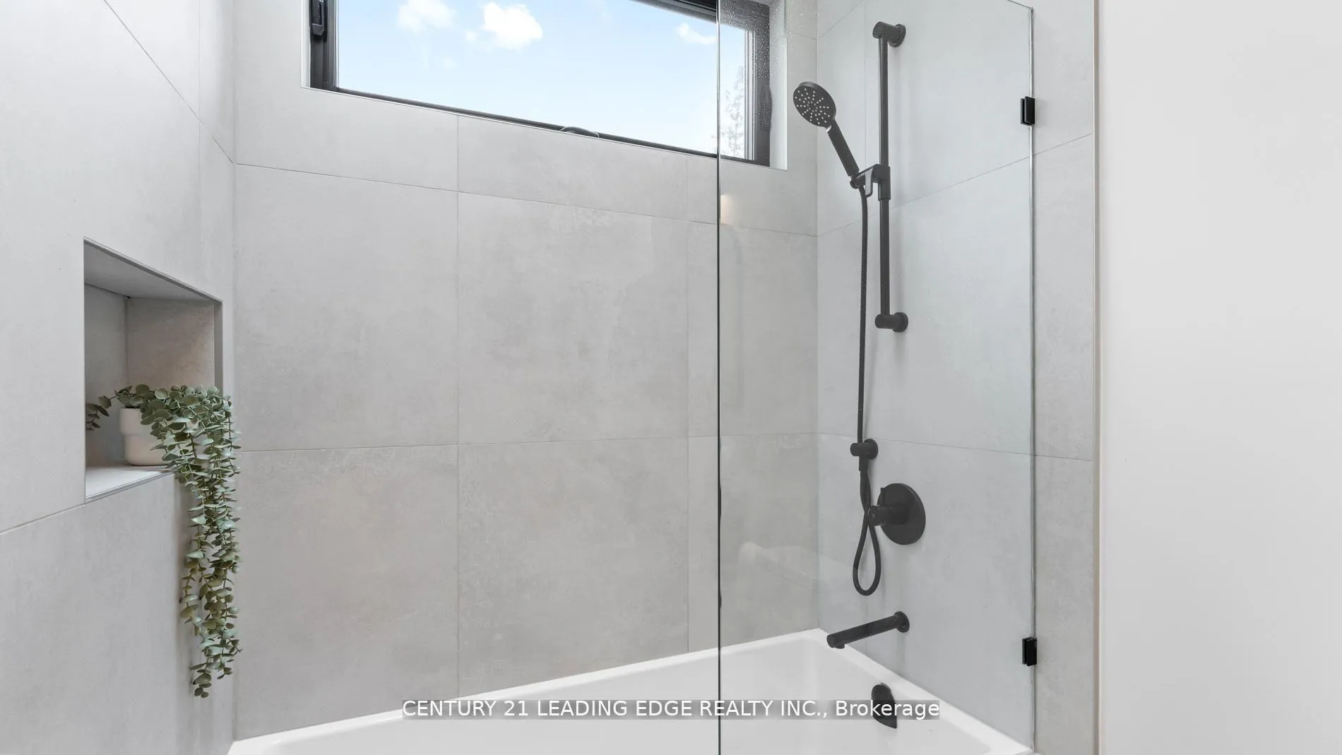 Photo 35 of 197 Glen Oak Drive, Oakville, West — HOMEH