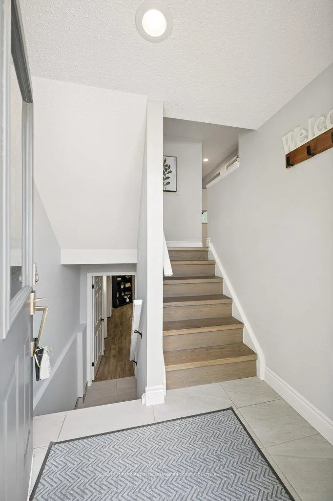Photo 6 of 530 Penny Lane, Waterloo — HOMEH