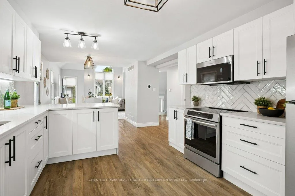 Photo 17 of 530 Penny Lane, Waterloo — HOMEH