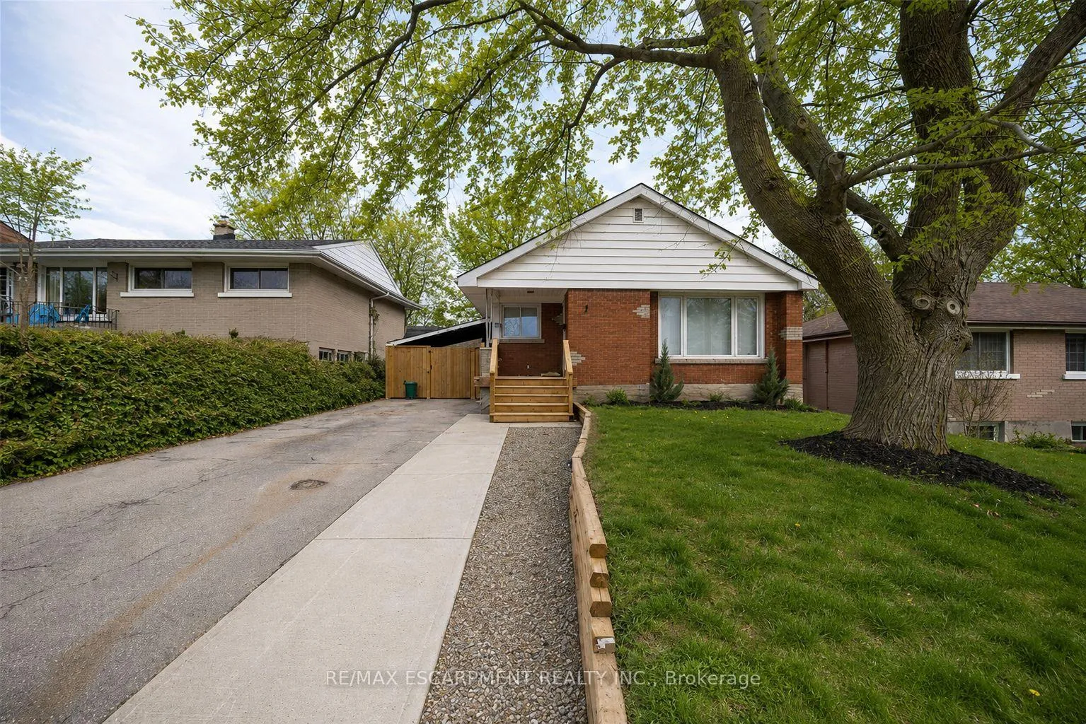 Front of Unit Lower, 76 Glenview Avenue