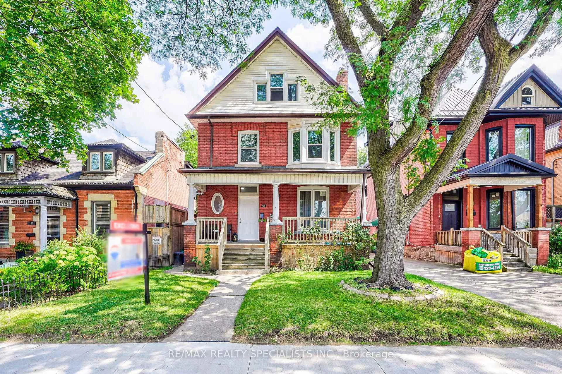 Photo of 108 Victoria Avenue N