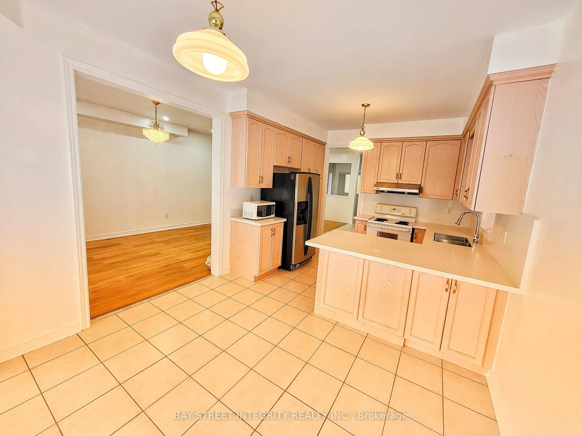 Photo 9 of Main 37 Sandham Crescent, Markham, Middlefield — HOMEH