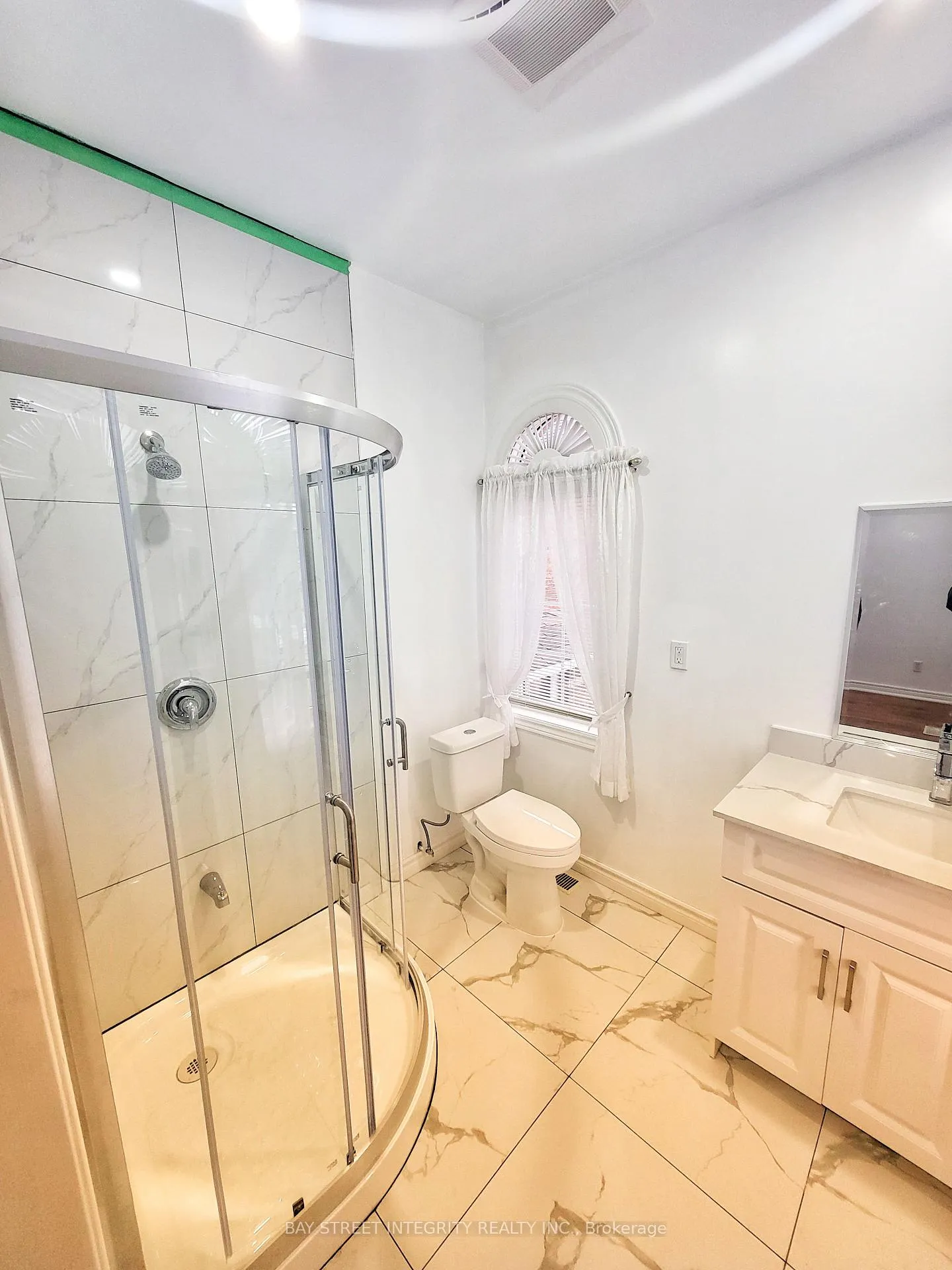 Photo 12 of Main 37 Sandham Crescent, Markham, Middlefield — HOMEH