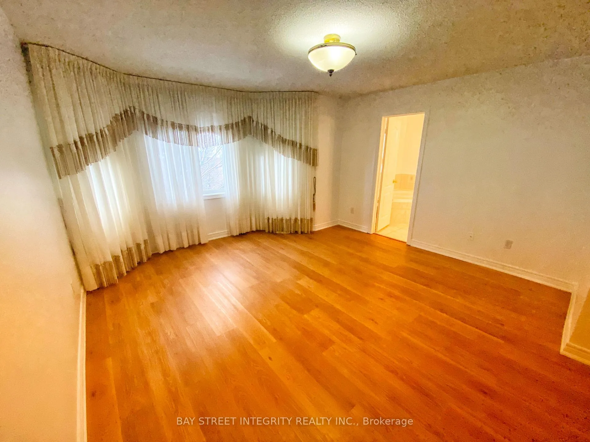 Photo 14 of Main 37 Sandham Crescent, Markham, Middlefield — HOMEH