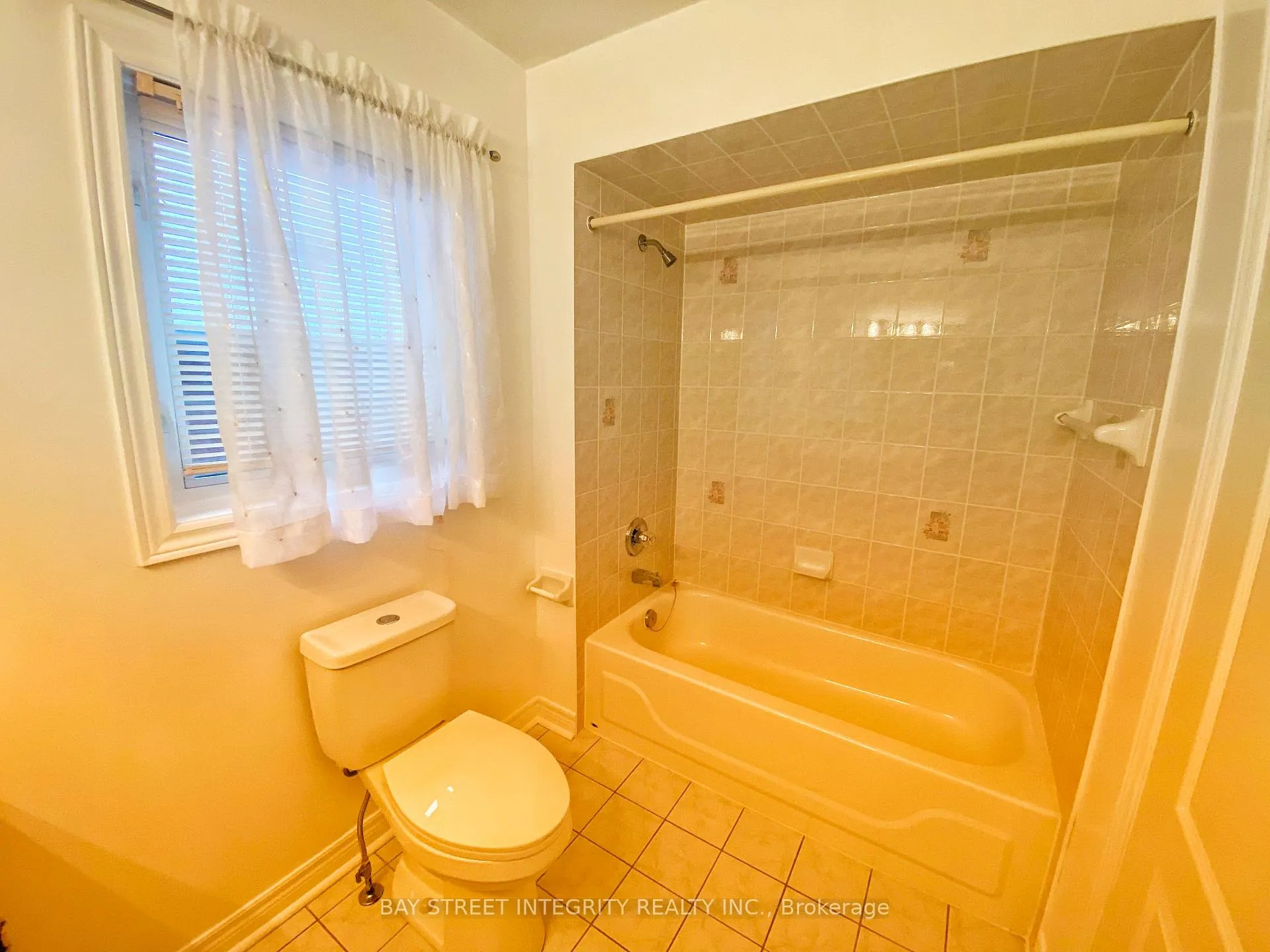 Photo 15 of Main 37 Sandham Crescent, Markham, Middlefield — HOMEH