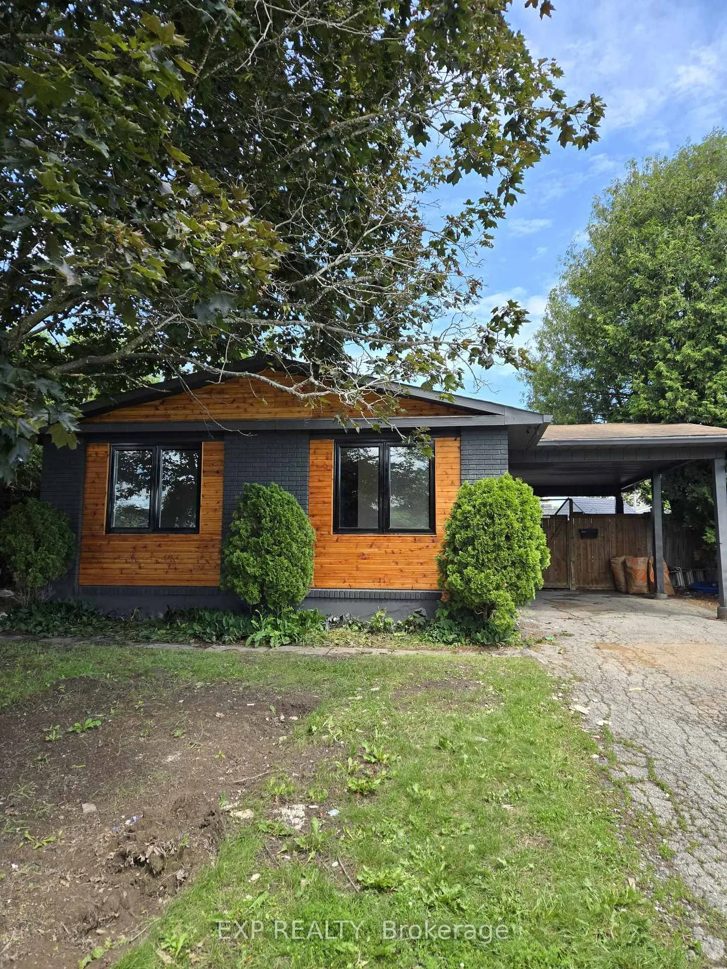 Front of Unit A, 428 Hatfield Crescent