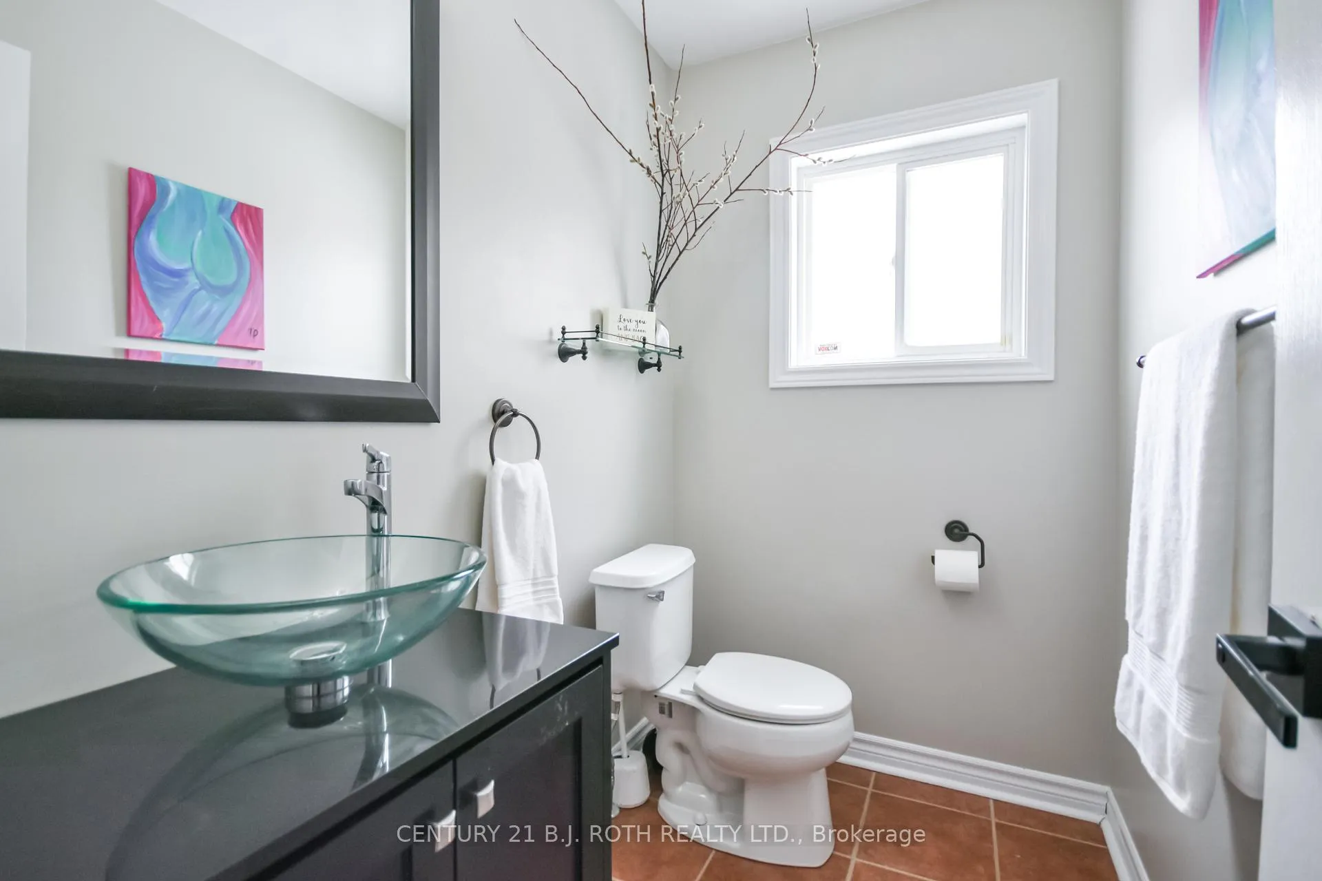 Photo 14 of 47 Maple Crown Terrace, Barrie, Innis-Shore — HOMEH