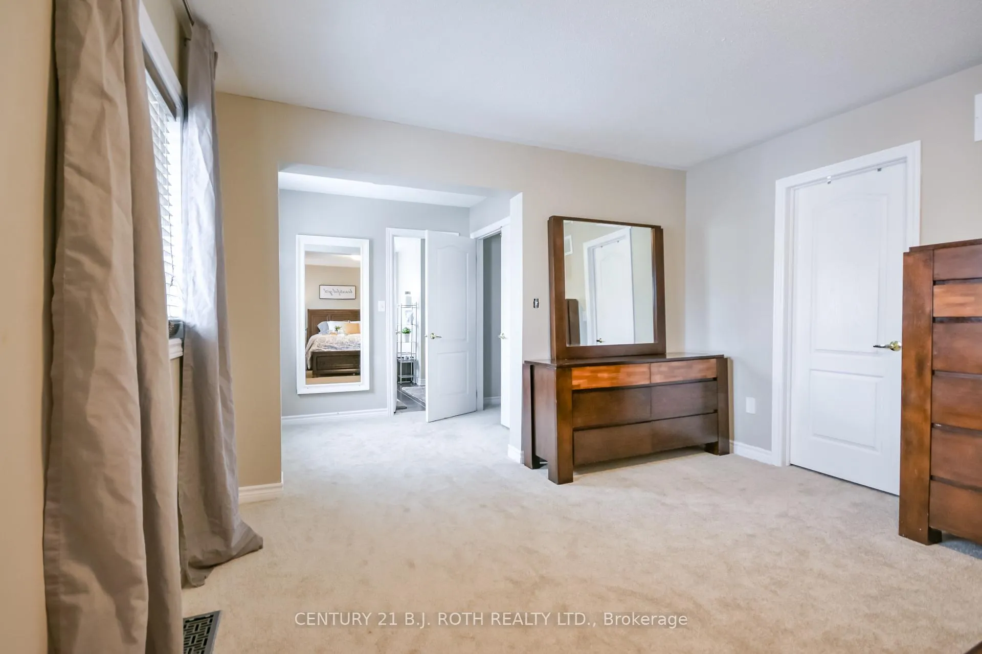 Photo 18 of 47 Maple Crown Terrace, Barrie, Innis-Shore — HOMEH