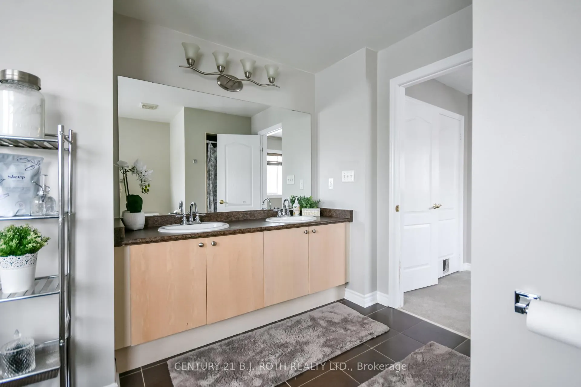 Photo 20 of 47 Maple Crown Terrace, Barrie, Innis-Shore — HOMEH