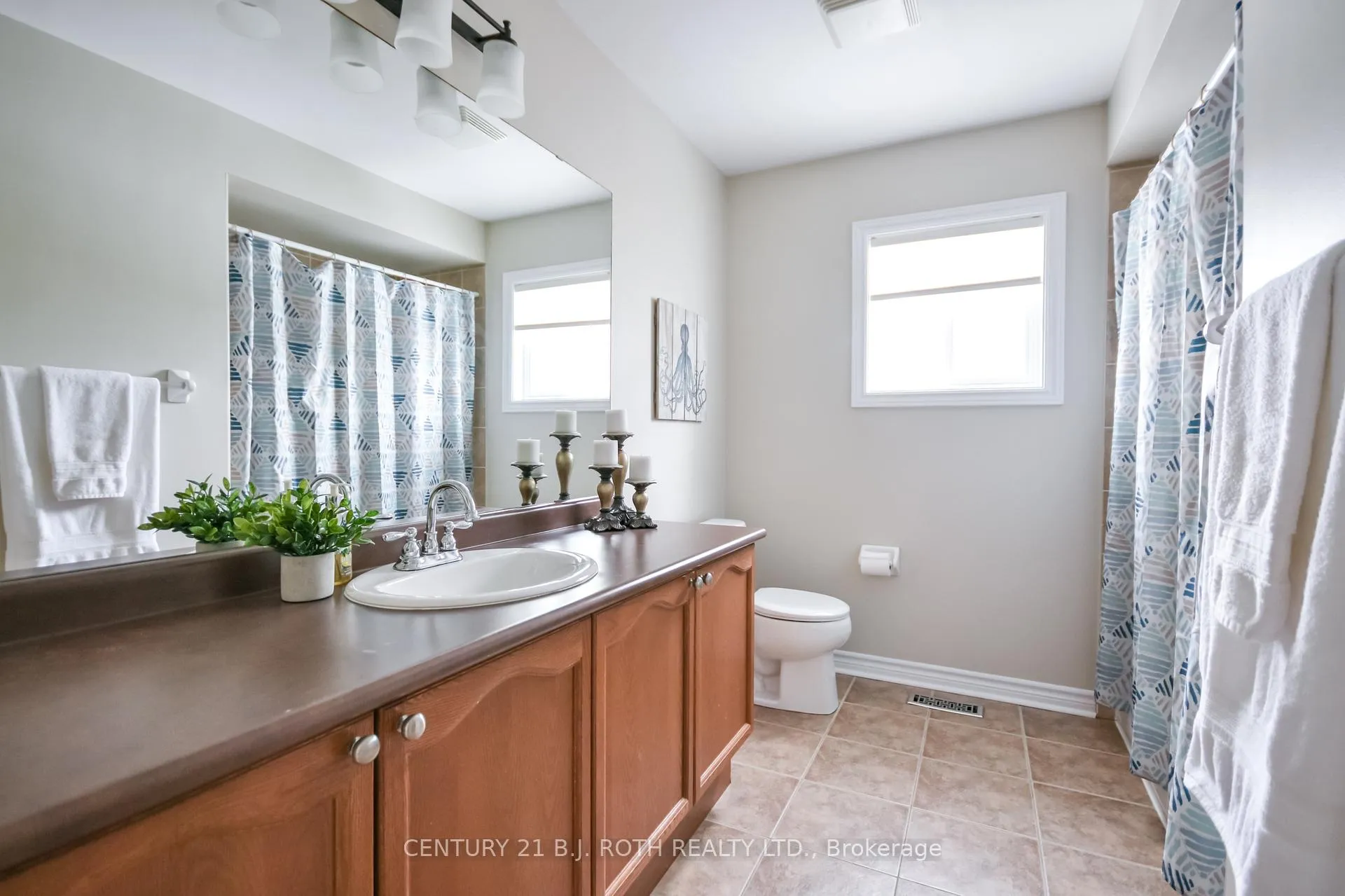 Photo 27 of 47 Maple Crown Terrace, Barrie, Innis-Shore — HOMEH