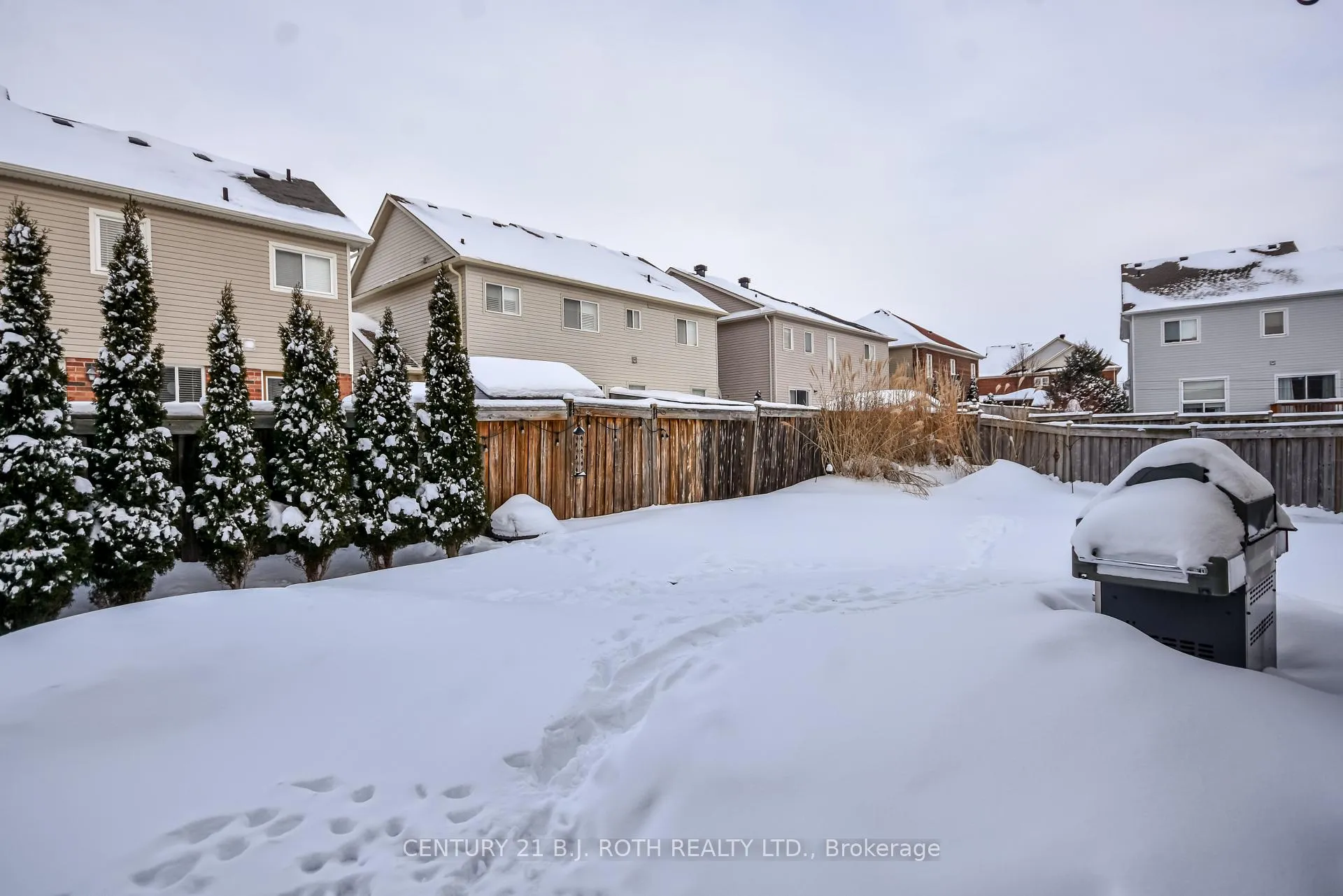 Photo 30 of 47 Maple Crown Terrace, Barrie, Innis-Shore — HOMEH