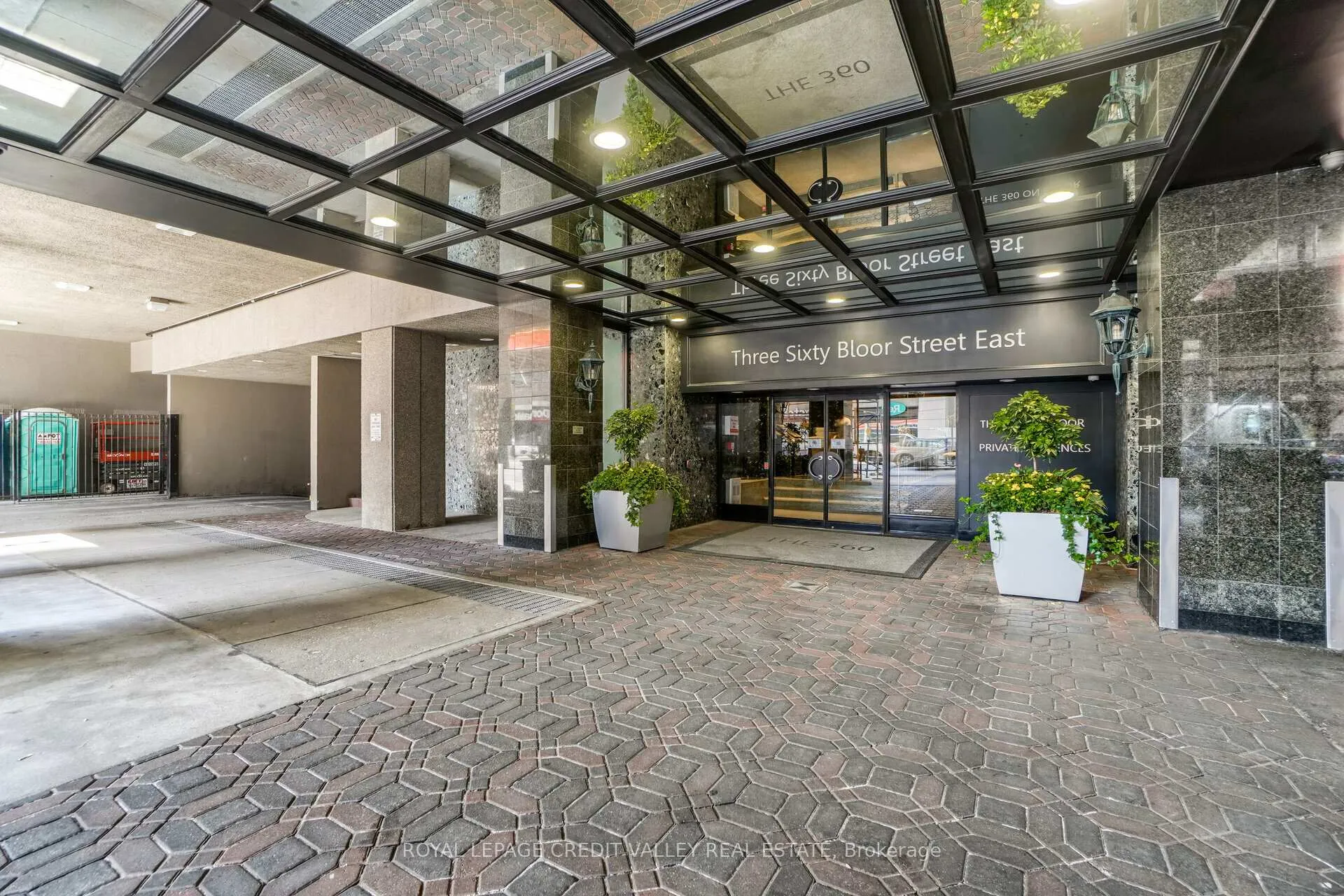 Photo of Unit 601, 360 Bloor Street E