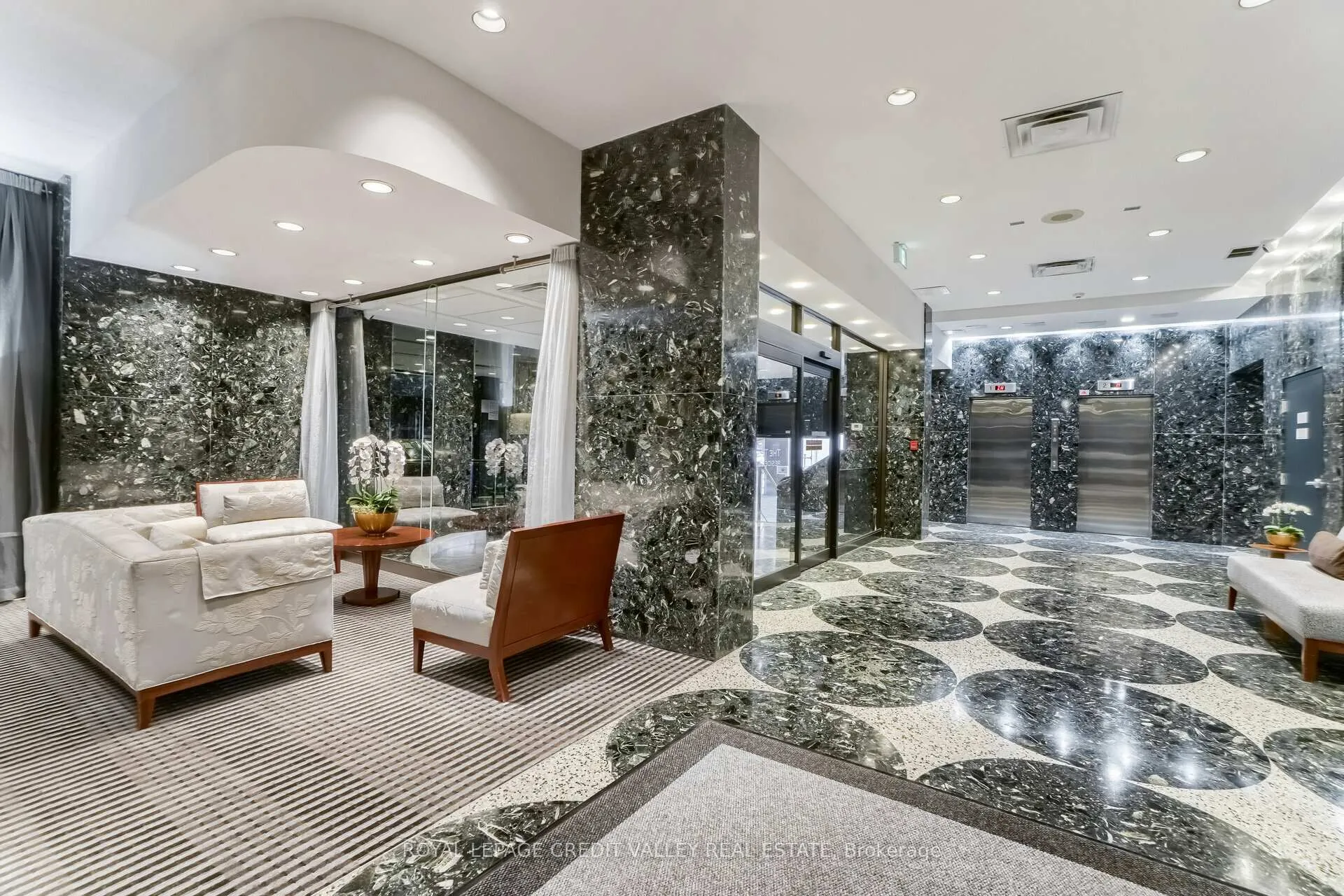 Photo 2 of Unit 601, 360 Bloor Street E, Toronto, Rosedale-Moore Park — HOMEH