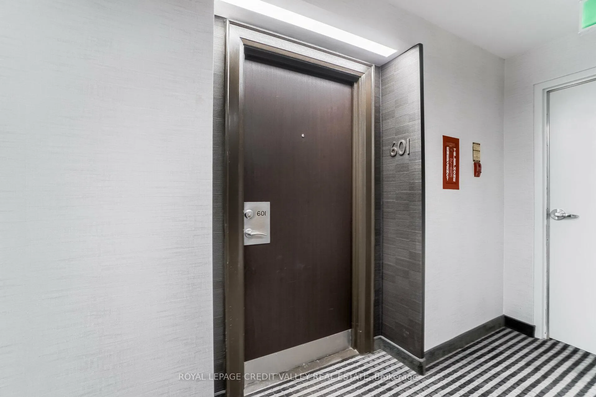 Photo 3 of Unit 601, 360 Bloor Street E, Toronto, Rosedale-Moore Park — HOMEH