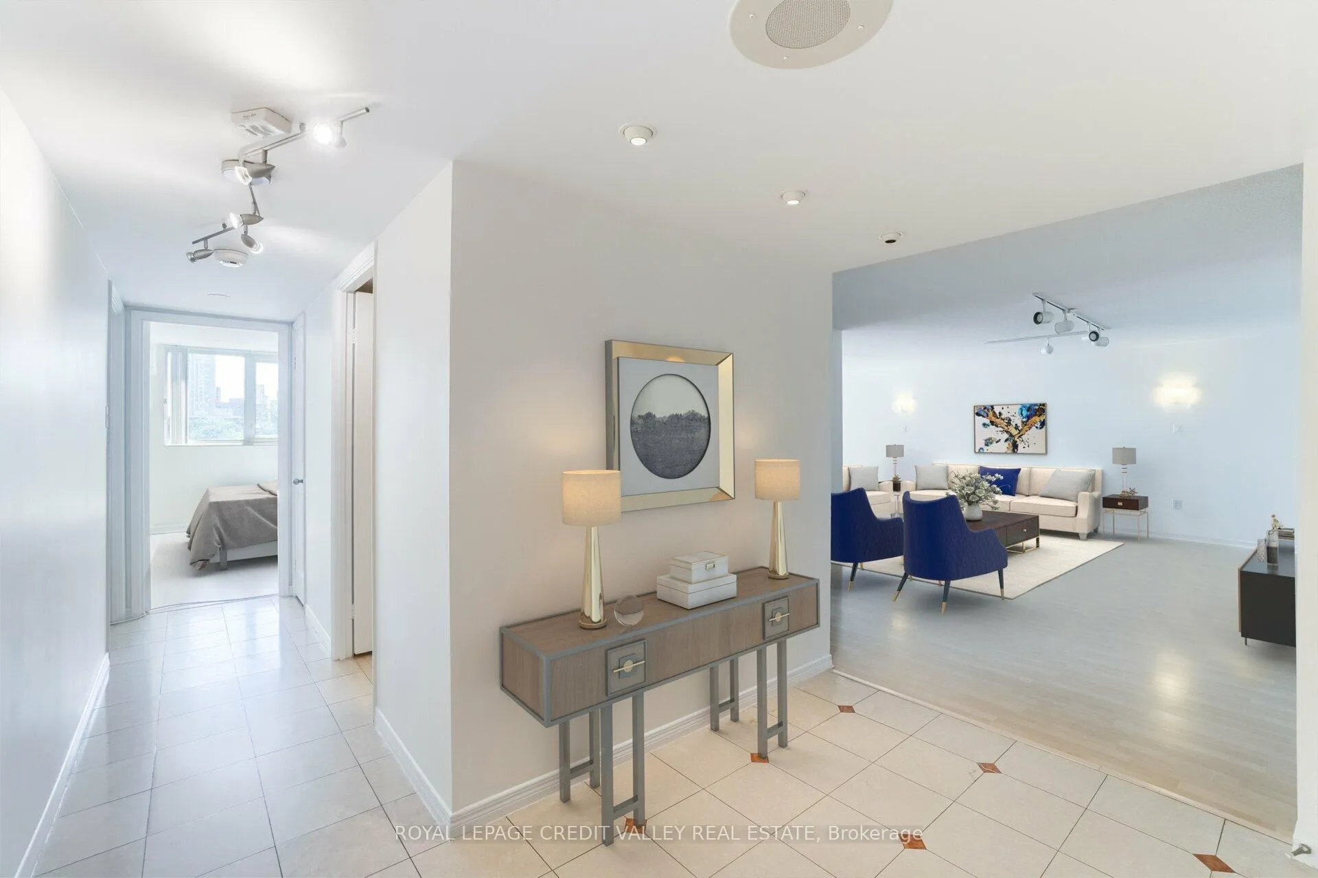Photo 4 of Unit 601, 360 Bloor Street E, Toronto, Rosedale-Moore Park — HOMEH