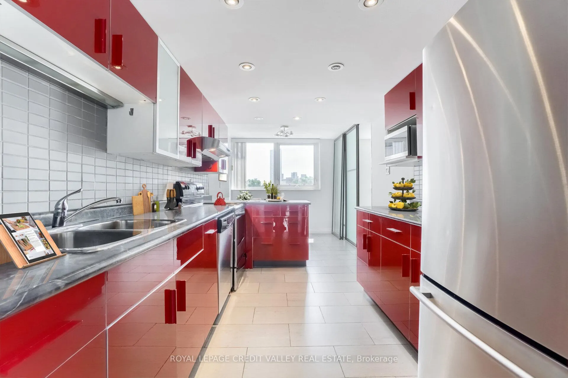 Photo 14 of Unit 601, 360 Bloor Street E, Toronto, Rosedale-Moore Park — HOMEH