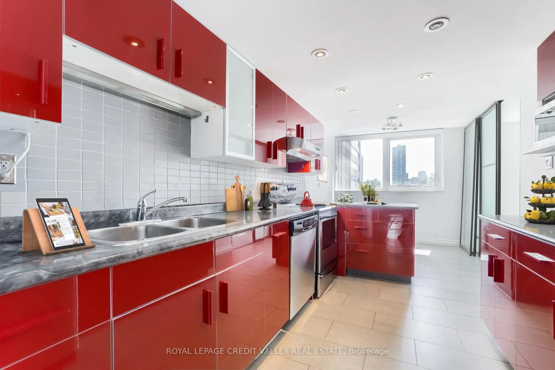 Photo 15 of Unit 601, 360 Bloor Street E, Toronto, Rosedale-Moore Park — HOMEH