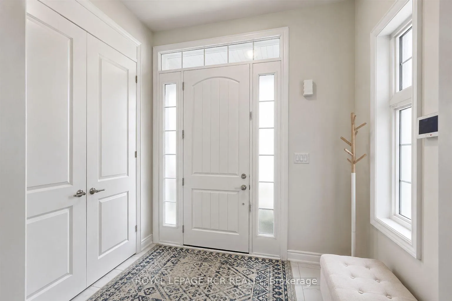 Photo 4 of 180 Klein Mills Road, Vaughan, Kleinburg — HOMEH
