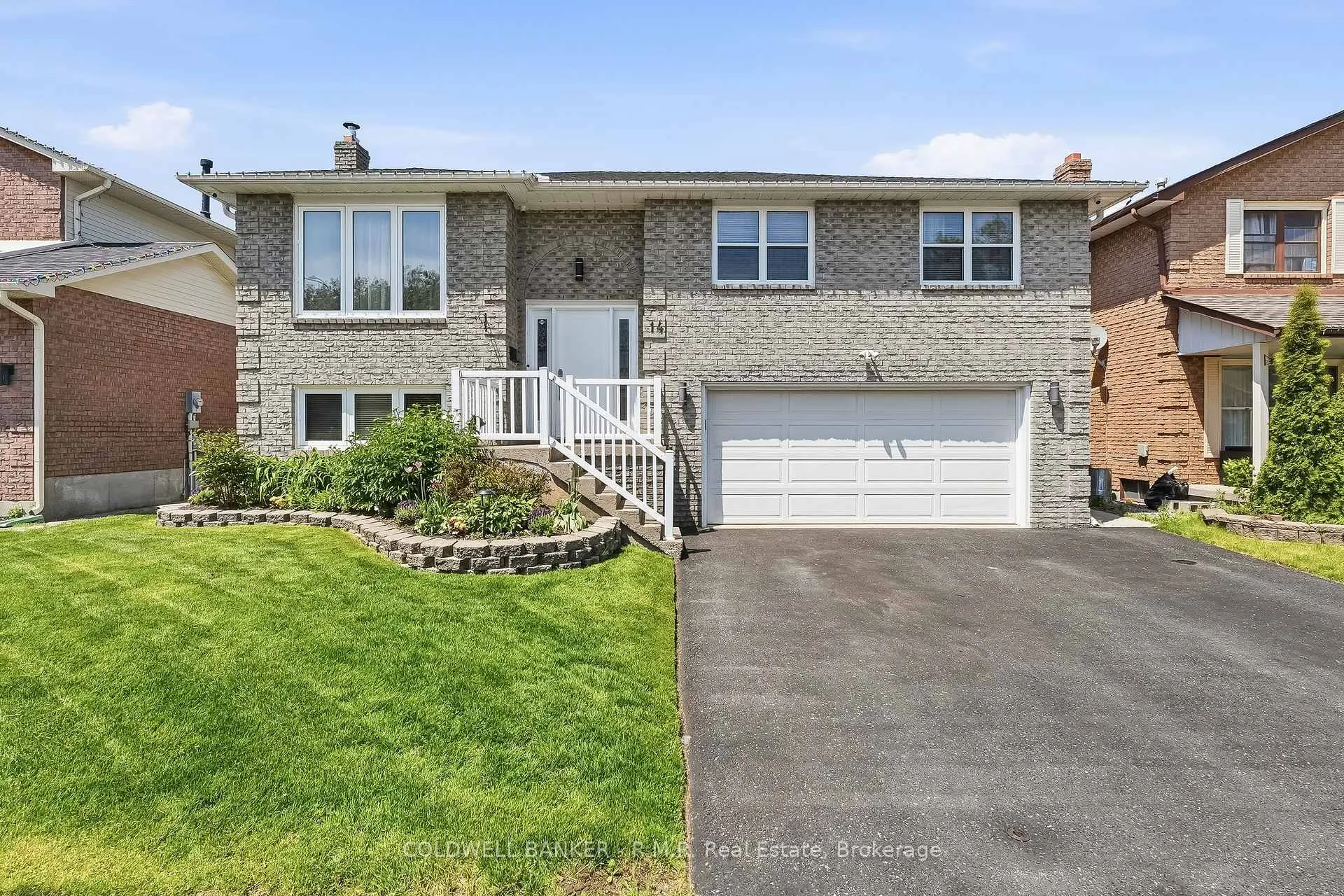 Photo 1 of 14 Glenabbey Drive, Clarington, Courtice — HOMEH