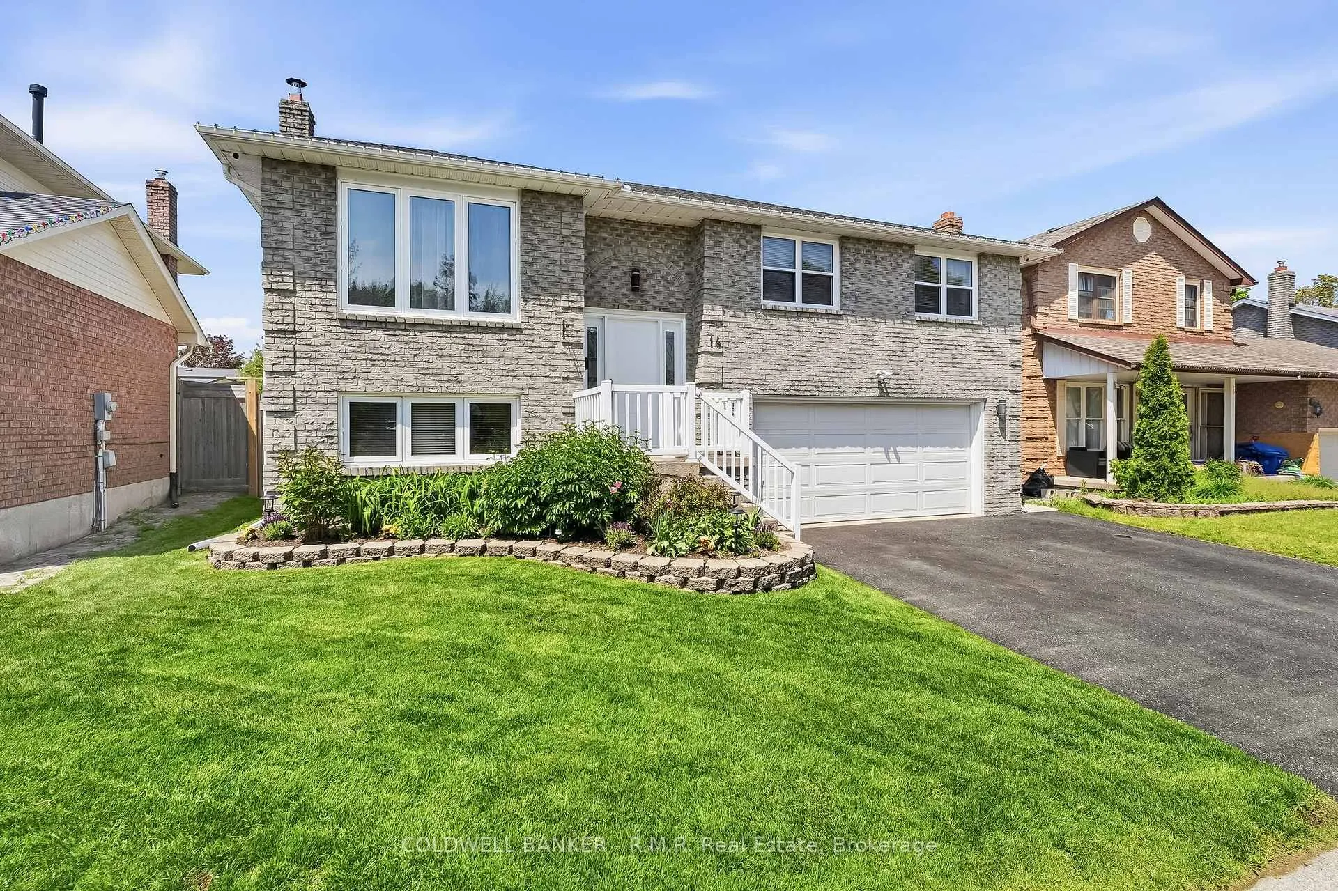 Photo 3 of 14 Glenabbey Drive, Clarington, Courtice — HOMEH
