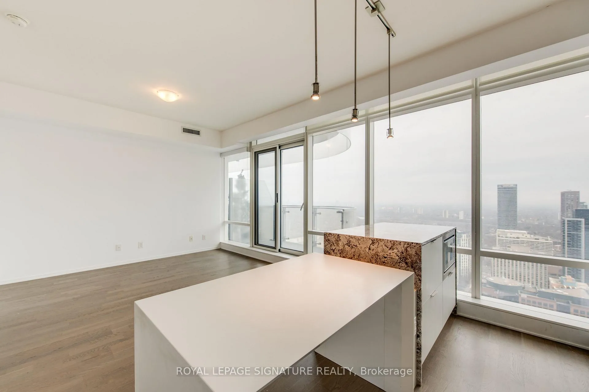 Photo 6 of Unit 4503, 1 Bloor Street E, Toronto, Church-Yonge Corridor — HOMEH