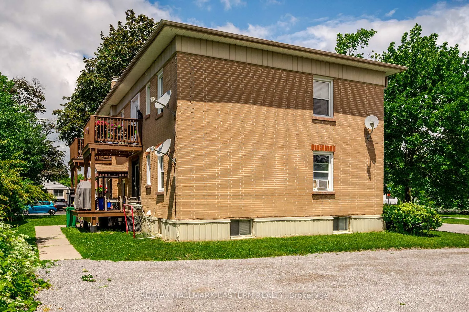 Photo 4 of 809 Nicholls Street, Peterborough, Northcrest Ward 5 — HOMEH