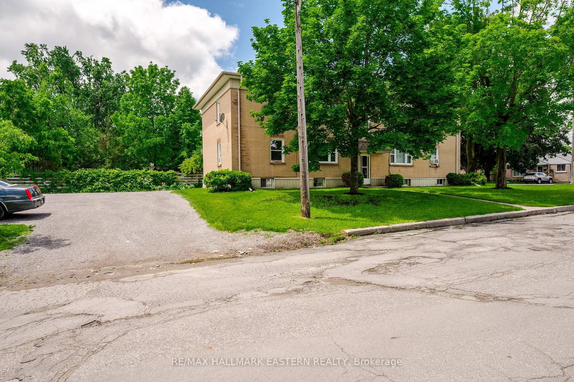 Photo 8 of 809 Nicholls Street, Peterborough, Northcrest Ward 5 — HOMEH