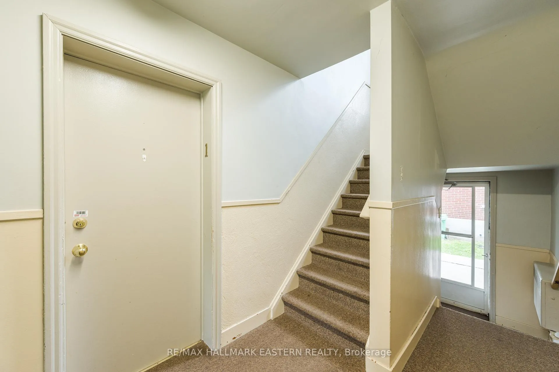 Photo 13 of 809 Nicholls Street, Peterborough, Northcrest Ward 5 — HOMEH
