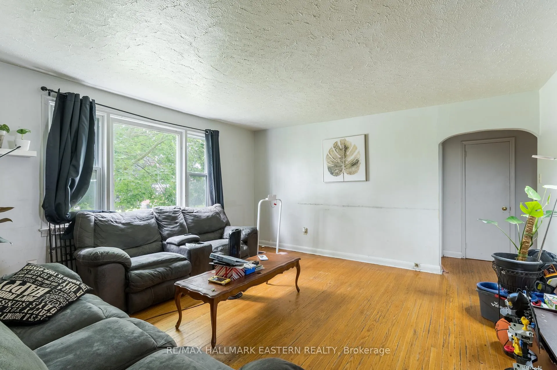Photo 14 of 809 Nicholls Street, Peterborough, Northcrest Ward 5 — HOMEH