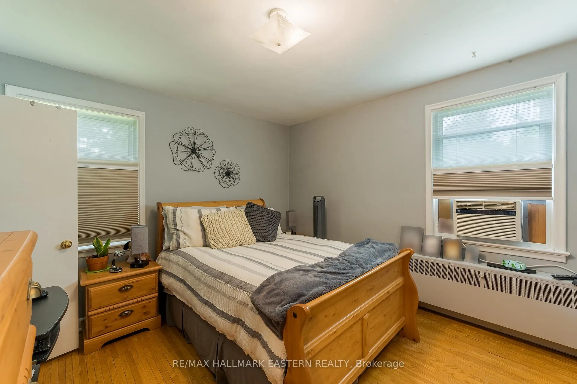 Photo 25 of 809 Nicholls Street, Peterborough, Northcrest Ward 5 — HOMEH