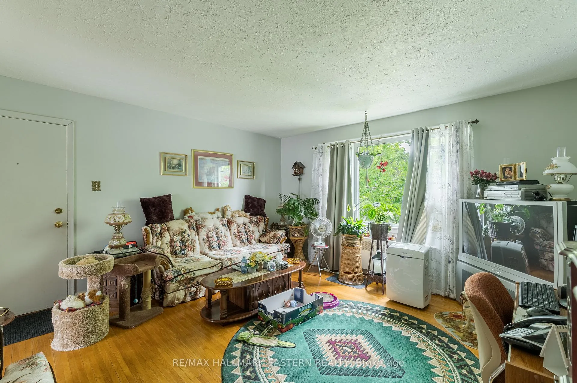 Photo 34 of 809 Nicholls Street, Peterborough, Northcrest Ward 5 — HOMEH
