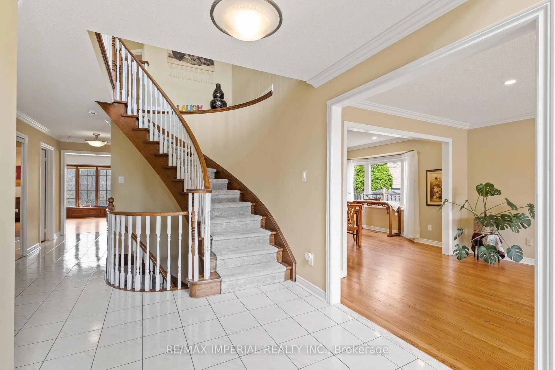 Photo 3 of 2044 Schoolmaster Circle, Oakville, Glen Abbey — HOMEH
