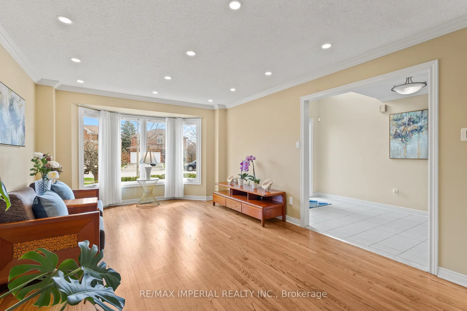 Photo 5 of 2044 Schoolmaster Circle, Oakville, Glen Abbey — HOMEH