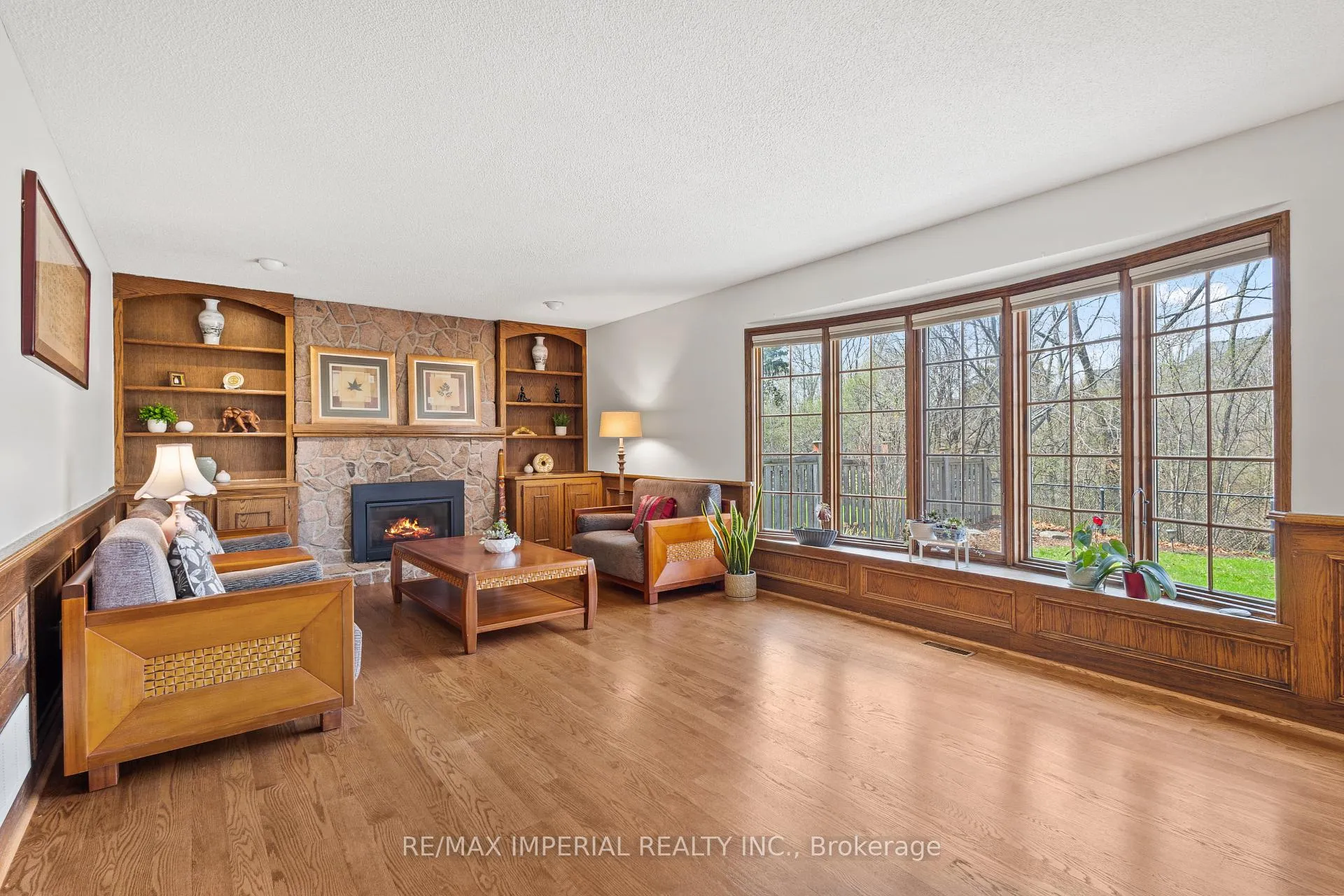 Photo 9 of 2044 Schoolmaster Circle, Oakville, Glen Abbey — HOMEH