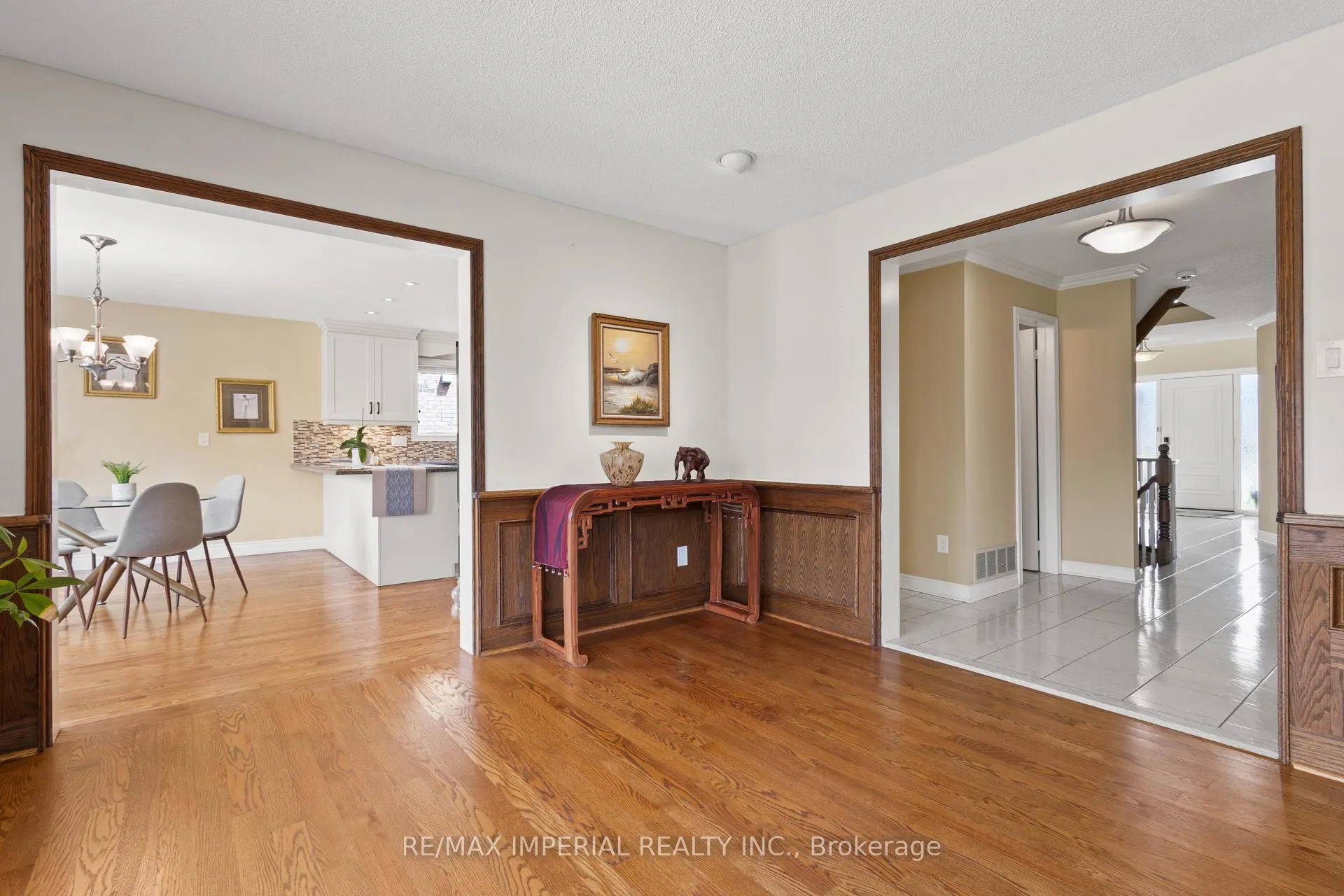 Photo 11 of 2044 Schoolmaster Circle, Oakville, Glen Abbey — HOMEH