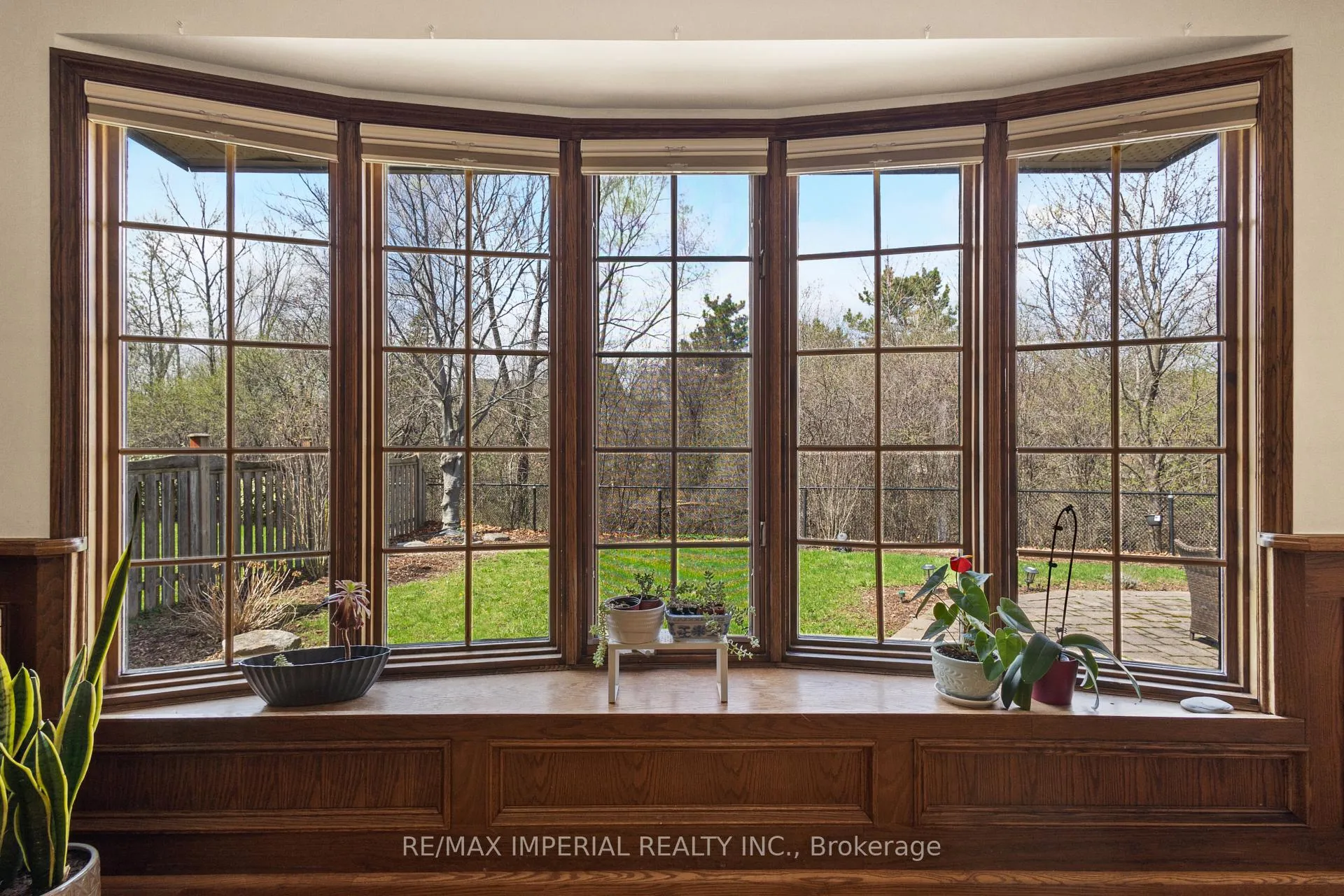 Photo 12 of 2044 Schoolmaster Circle, Oakville, Glen Abbey — HOMEH