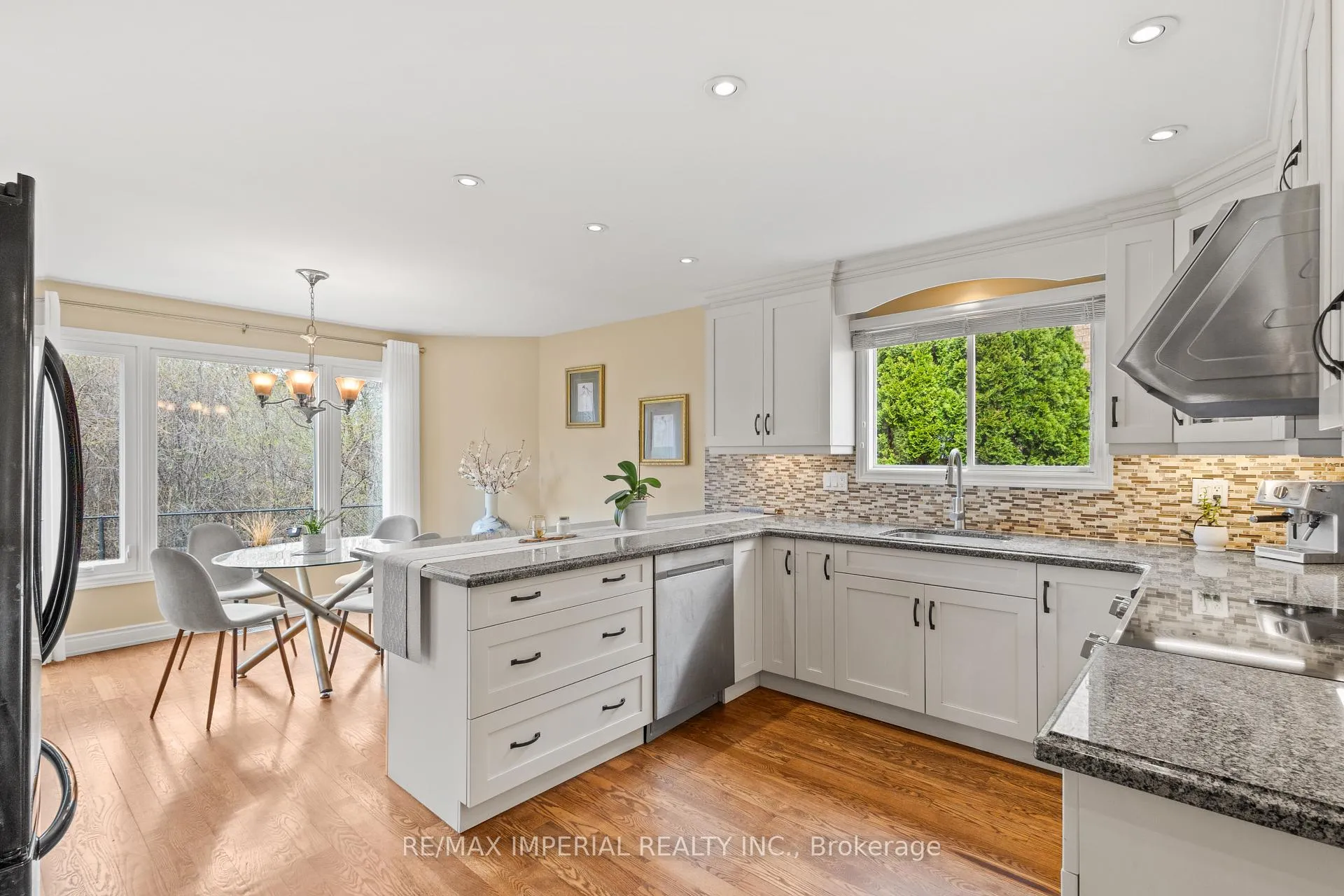 Photo 14 of 2044 Schoolmaster Circle, Oakville, Glen Abbey — HOMEH