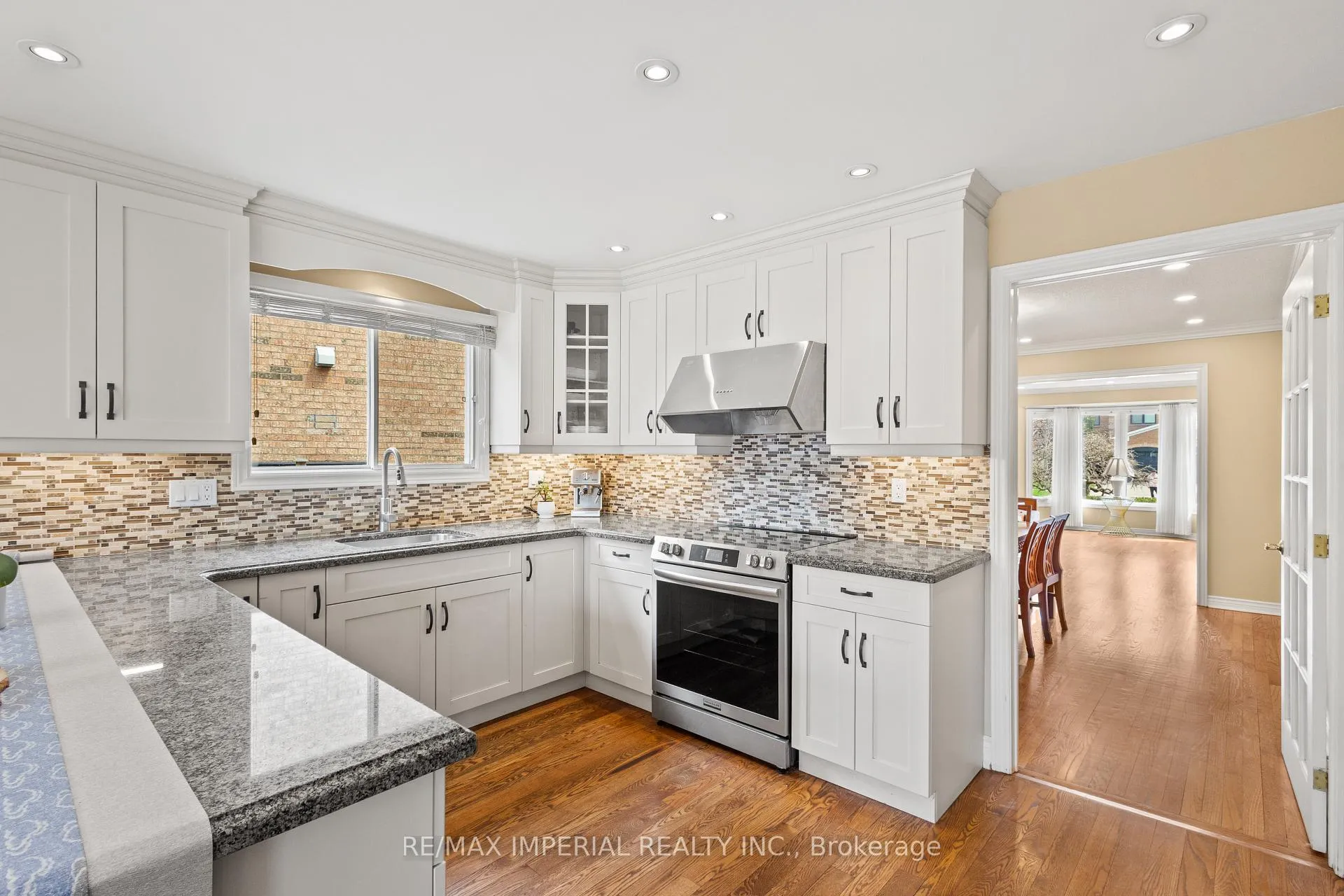 Photo 16 of 2044 Schoolmaster Circle, Oakville, Glen Abbey — HOMEH