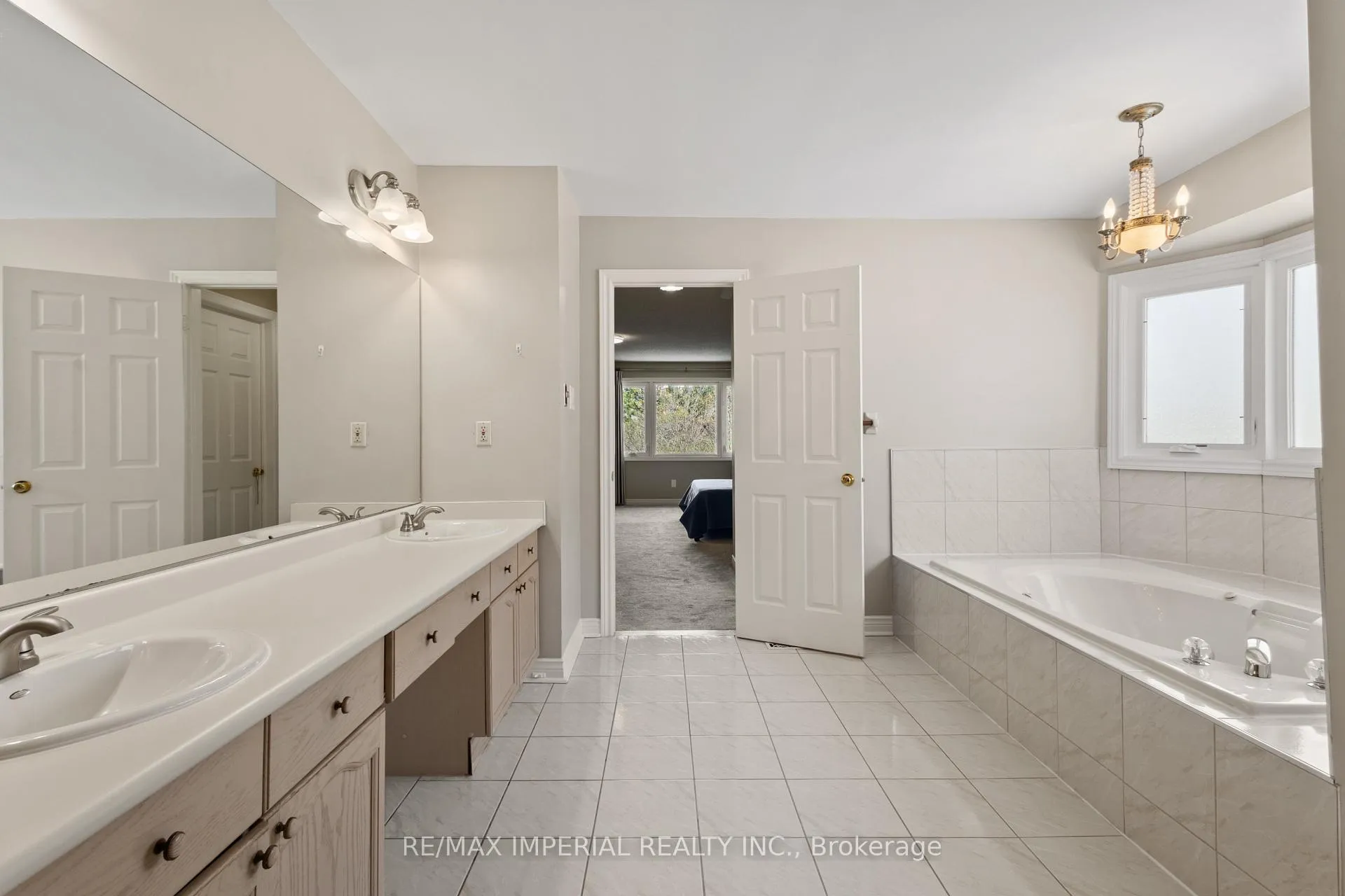 Photo 24 of 2044 Schoolmaster Circle, Oakville, Glen Abbey — HOMEH
