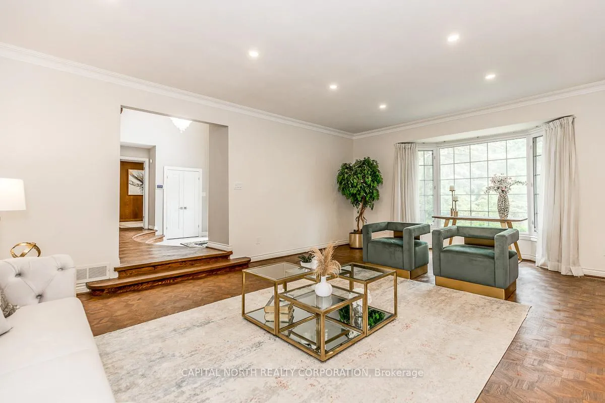 Photo 8 of 4 Prescott Court, Markham, Bayview Glen — HOMEH
