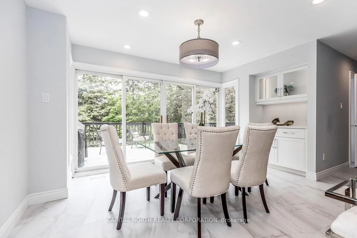 Photo 11 of 4 Prescott Court, Markham, Bayview Glen — HOMEH